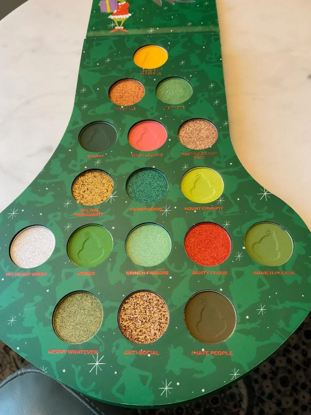 Revolution x The Grinch 17 colors Eye Shadow Palette - Green with Red Text new